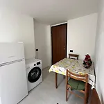 Casa Host Fontana Candida Metro C